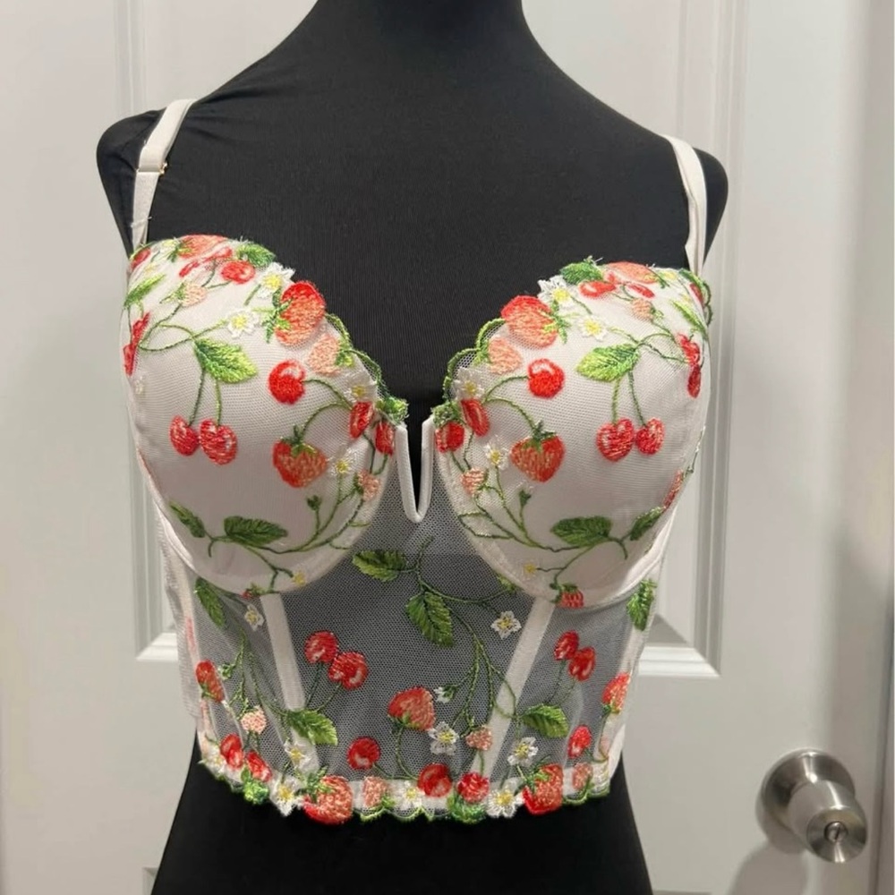 Victoria's Secret White and Red Floral Crop Top